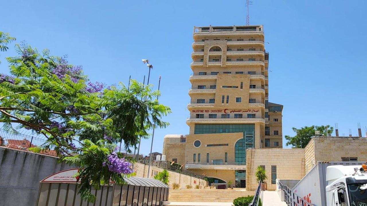 Red Crescent Guesthouse Ramallah Dış mekan fotoğraf