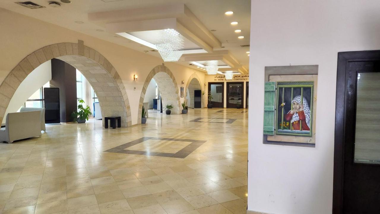Red Crescent Guesthouse Ramallah Dış mekan fotoğraf