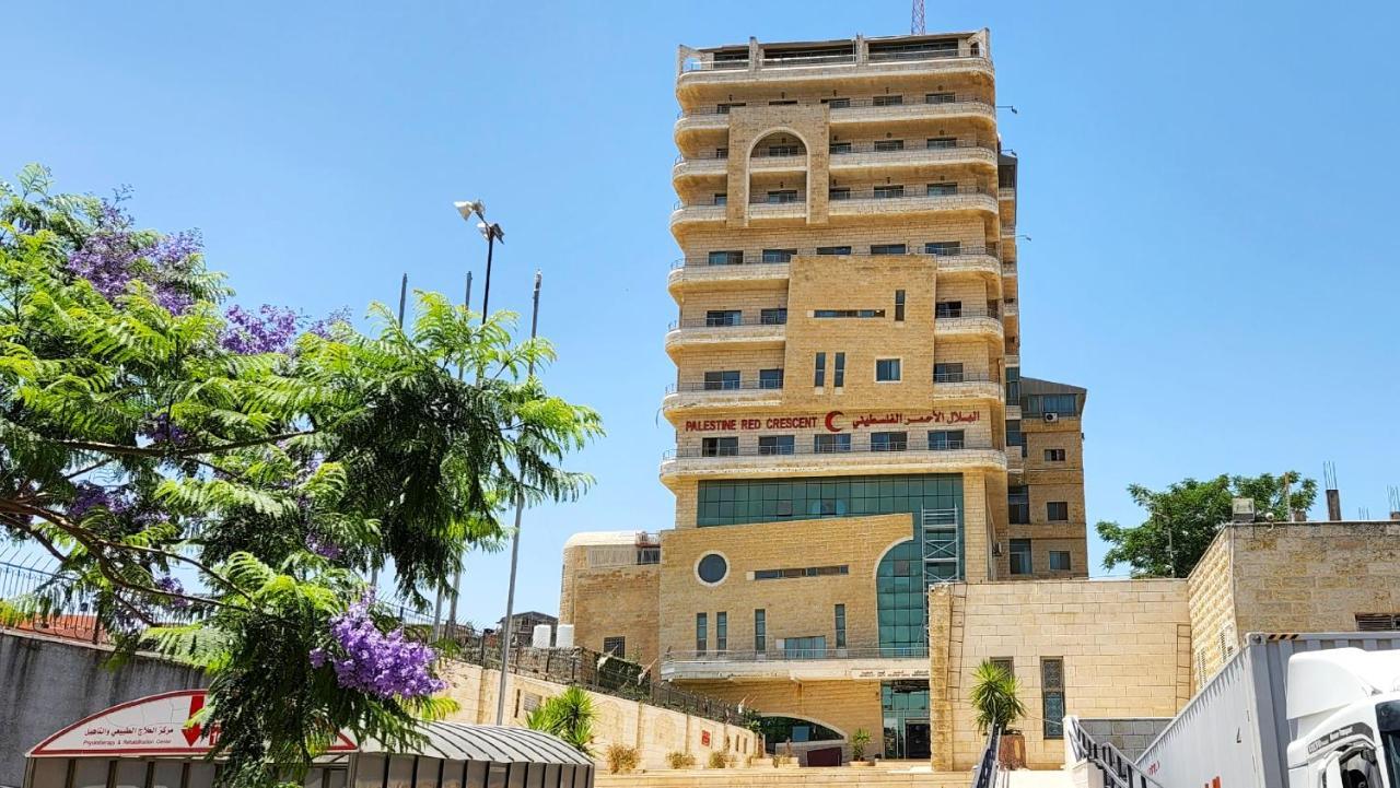 Red Crescent Guesthouse Ramallah Dış mekan fotoğraf
