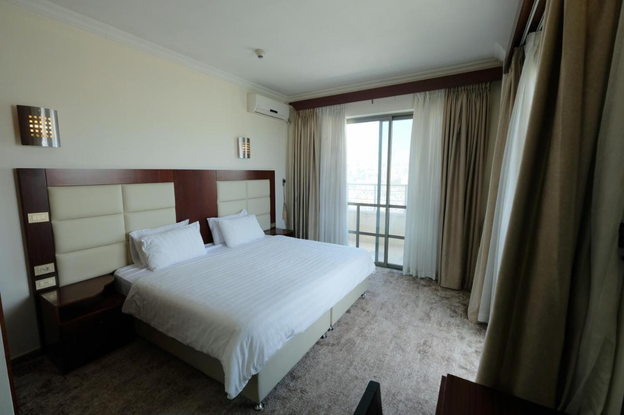 Red Crescent Guesthouse Ramallah Dış mekan fotoğraf