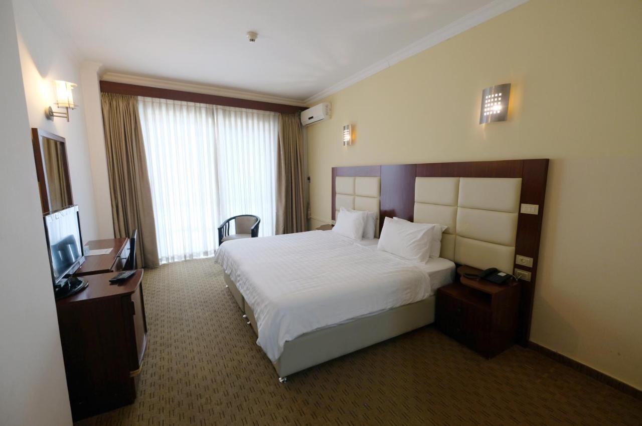 Red Crescent Guesthouse Ramallah Dış mekan fotoğraf