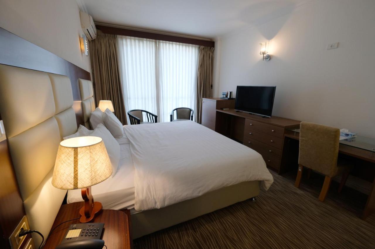 Red Crescent Guesthouse Ramallah Dış mekan fotoğraf